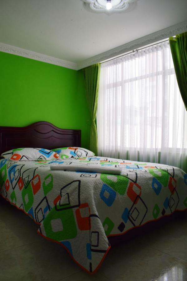 Hotel Londres Пасто Екстериор снимка