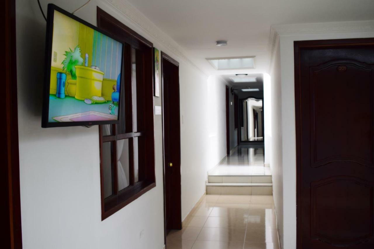 Hotel Londres Пасто Екстериор снимка